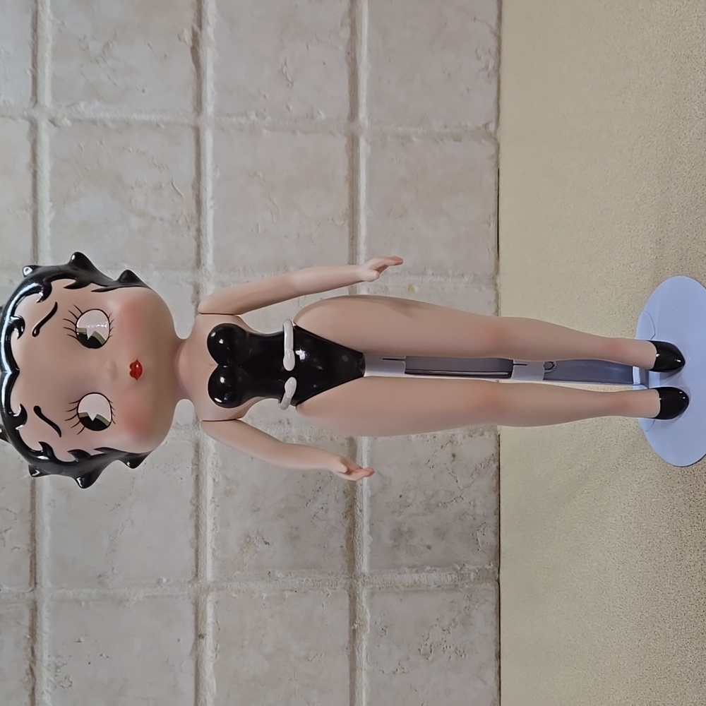 1995 Limited Edition Betty Boop Porcelain Doll with Stand by Vandor NIB